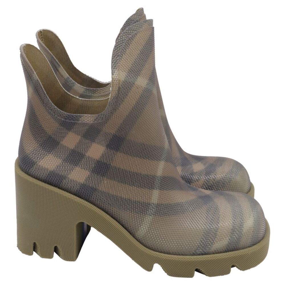 Burberry Check Marsh Heel Boots in Green Rubber